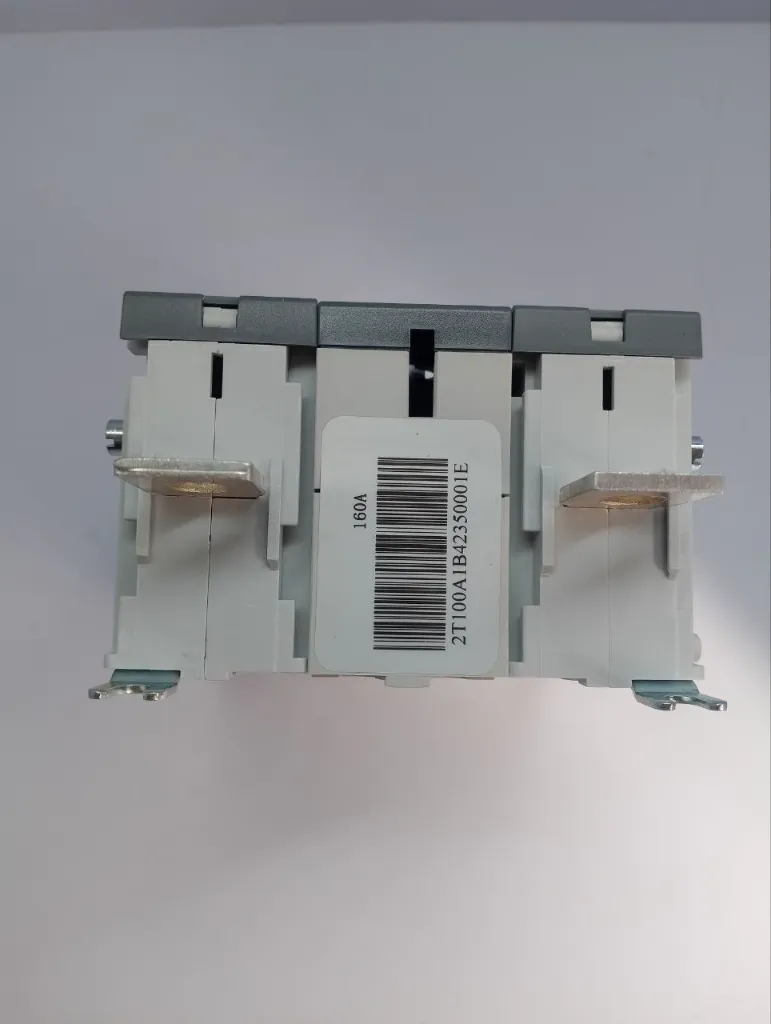 photo_6107011683655030444_y.webp