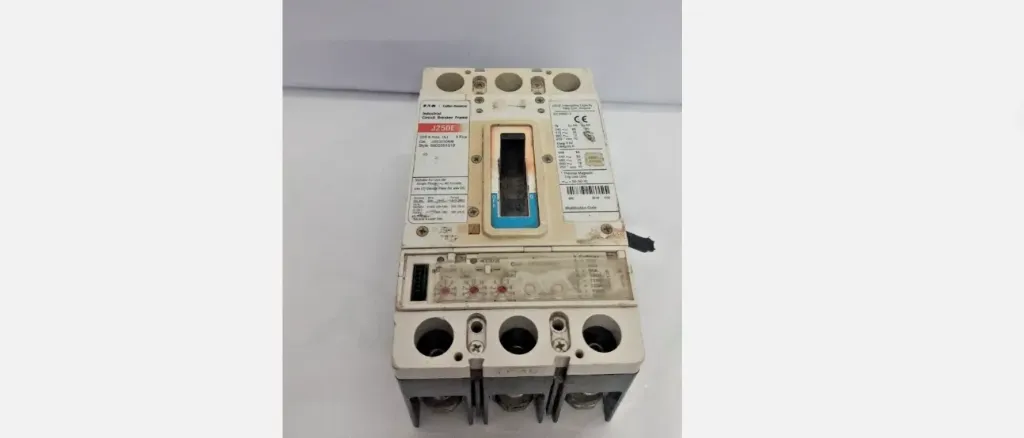 Eaton Cutler-Hammer Industrial Circuit Breaker   J250E 250 A 3 Pole JGE3250NN