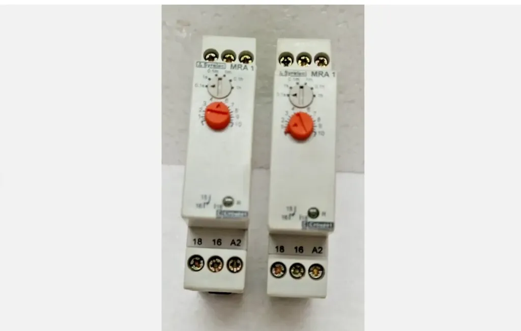 Crouzet MRA 1 88 825 014 Lot Of 2 Pcs  Syrelec MRA 1 88825014 Used