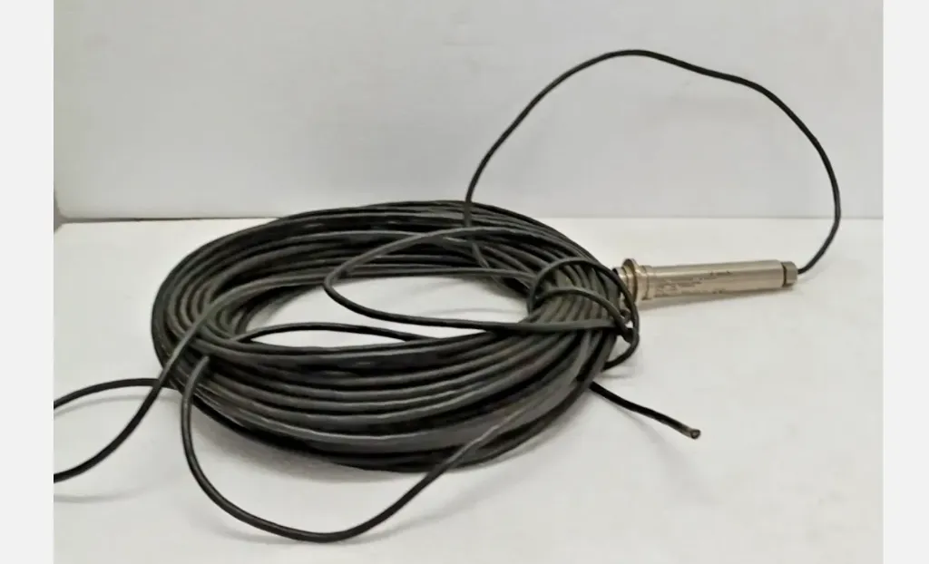 4 tech UC2-FAF0AT8H7BA0P4  Submersible Level  Pressure/termperature Transmitter