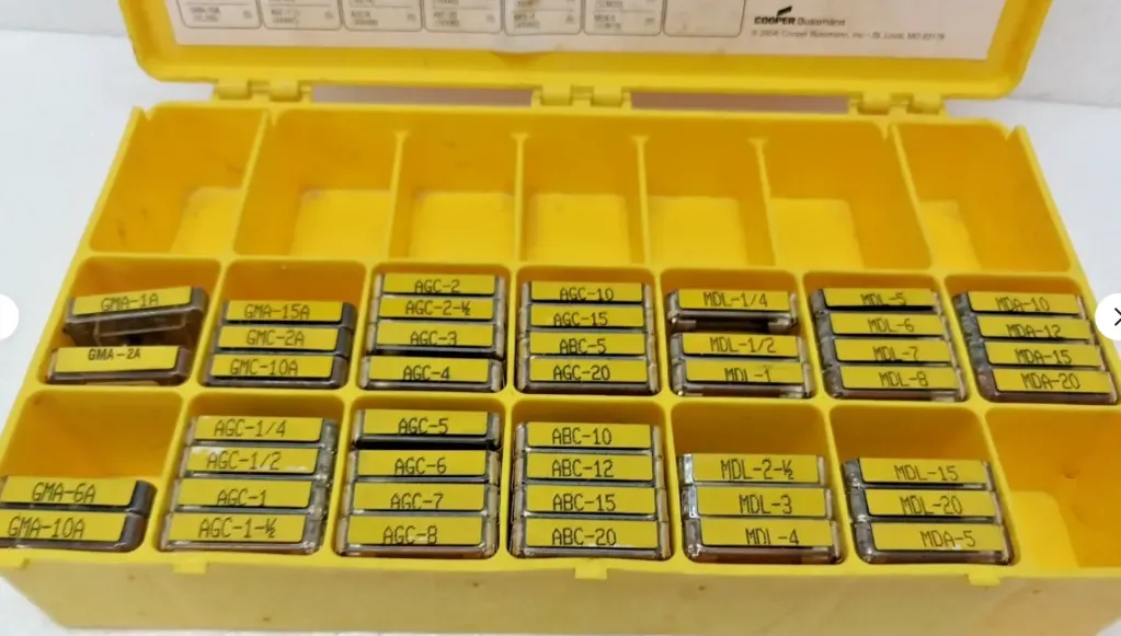 Bussman GSK-260G Supplemental Fuse Service Kit Incomplete pls check Images