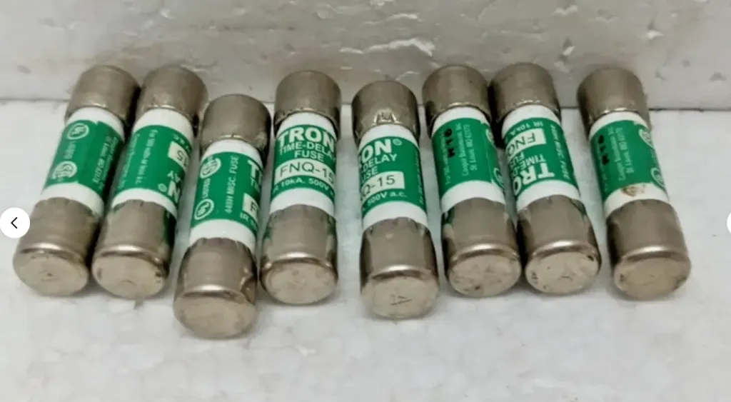 Bussmann FNQ-15 TRON Time-Delay Fuses 15A 500V Class CC 10kA Lot of 8 Pcs
