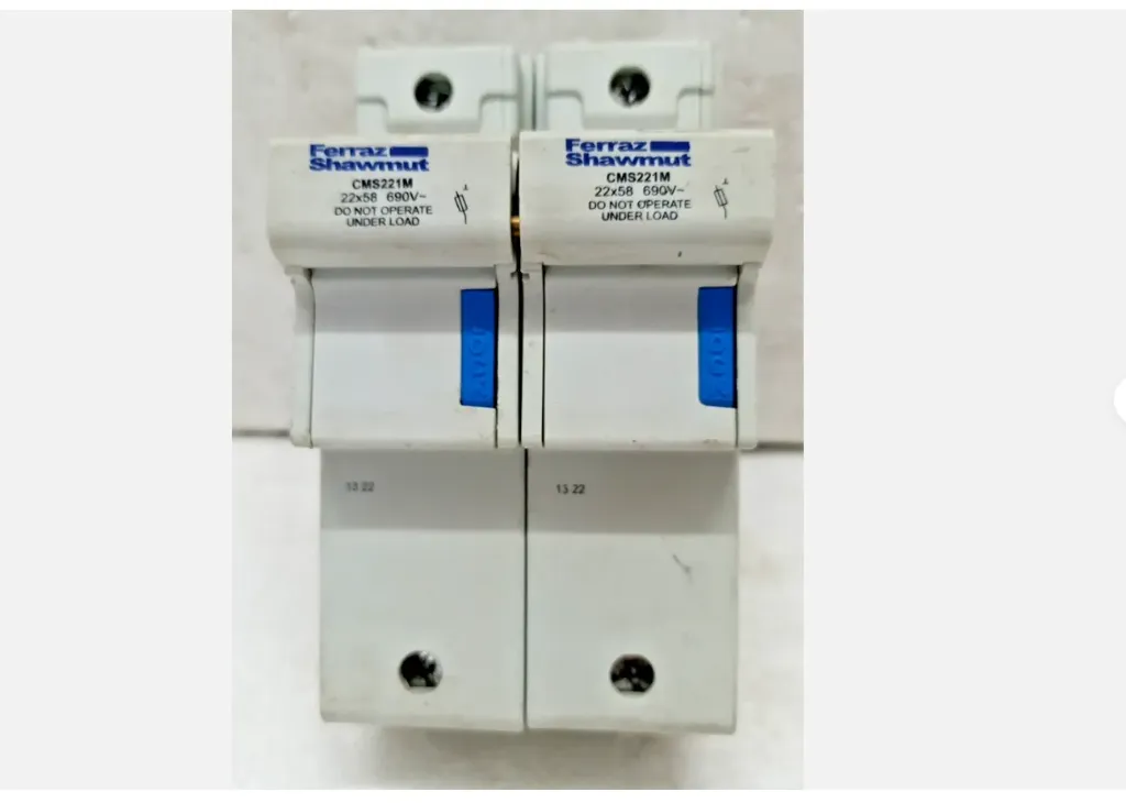 Ferraz Shawmut CMS221M 22x58 690V Fuse Holder Lot of 2 Used Expedite Shipping