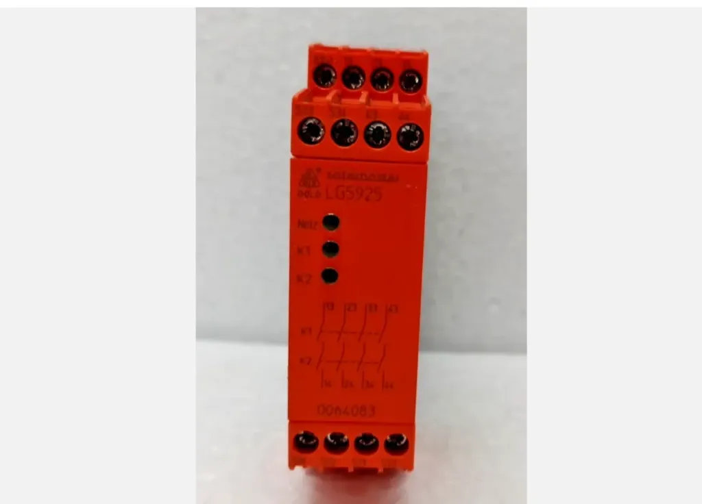 DOLD LG5925.04/61  Safety Relay 24V AC/DC 230V 3A Safemaster 0064083