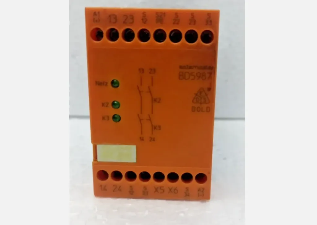 DOLD BD5987.02/001 Safety Relay Module  230 V  – Used Tested Salesmaster BD5987