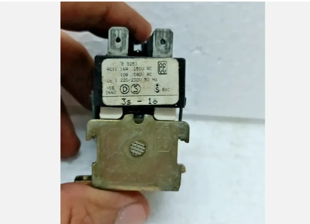 Eichhoff E 3250 16 A 220 V VDE 0660  Used Free Expedite Shipping