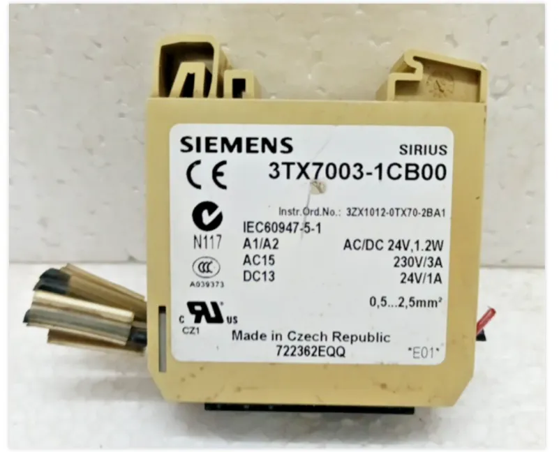 Siemens SIRIUS 3TX7003-1CB00 Relay Interface Module AC/DC 24V