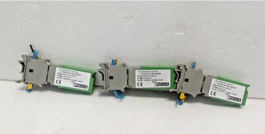 Phoenix Contact ST-REL2-KG 24/1 24 VAC/DC Art Nr  : 2823625   Lot Of 3 Pcs