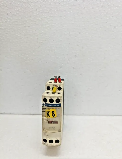 Telemecanique RE7PP13BU A1/A2 : 110-240 V 0.05s-300 h Used  Tested for Working