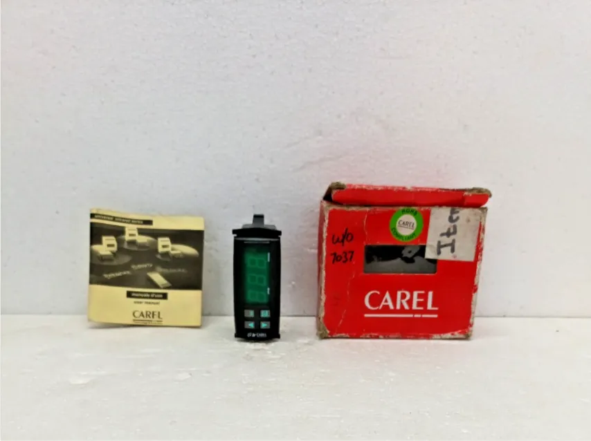 Carel  IR32W30000  Temperature Controller Rev. 1. 031 12-24 V