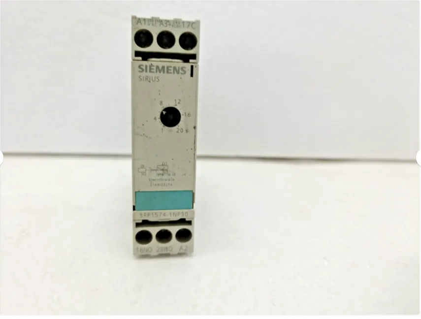 Siemens 3RP1574-1NP30 Star Delta Time Relay 24VAC/DC 200-240VAC