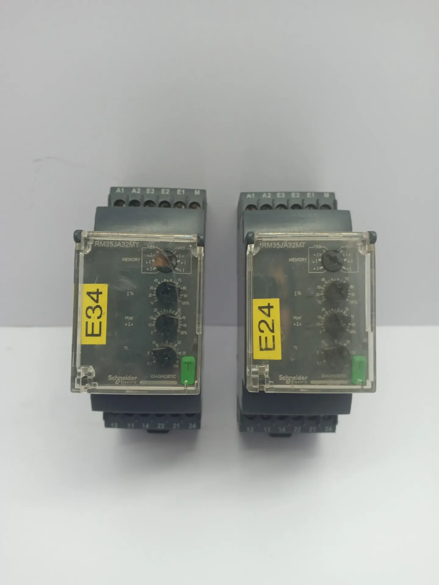 Telemecanique Schneider RM35JA32MT Current Control Relay 380-415V AC