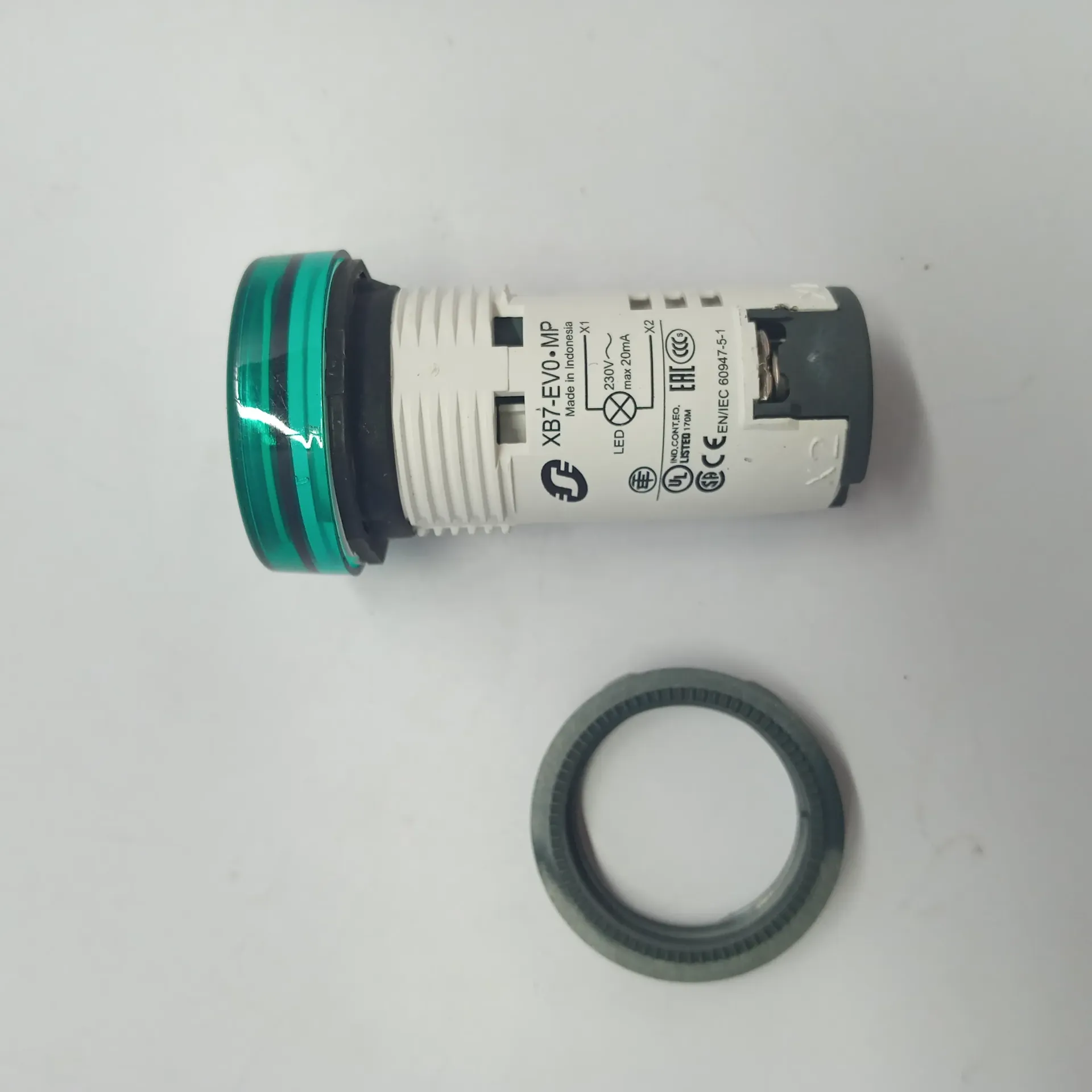 Schneider Electric XB7-EV03MP Green LED Pilot Light Indicator Lamp 230V NEW