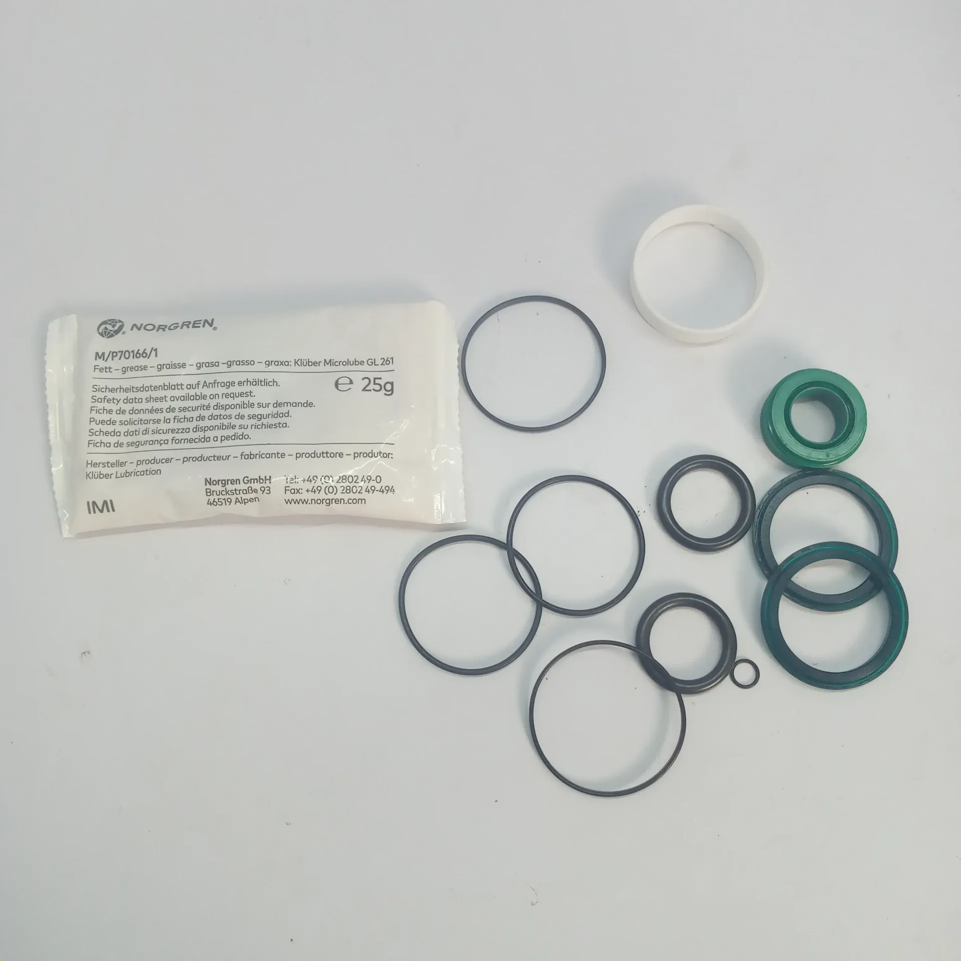 IMI Norgren Seal kit  Of Pneumatic Cylinder RA/8040/M100 New Old stock