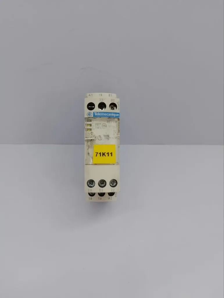 Telemecanique RE7YA12BU Timing Relay 24V 42-48V 110-240V Schneider RE7 YA12BU