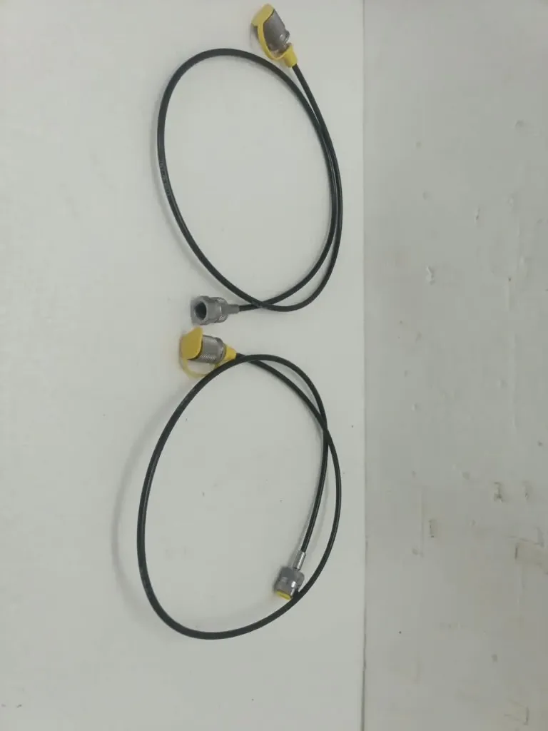 Stauff DN2-PN400/2  1 M Pipe  Hydraulic  Test Hose  Lot of 2 Pcs