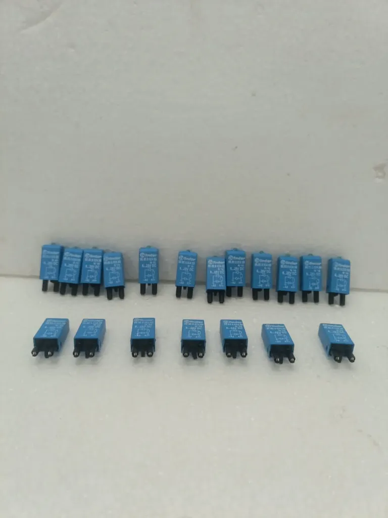 Finder 99.80.9.024.99 N 10 6....28 V DC  plug-in function module Lot of  19 Pcs