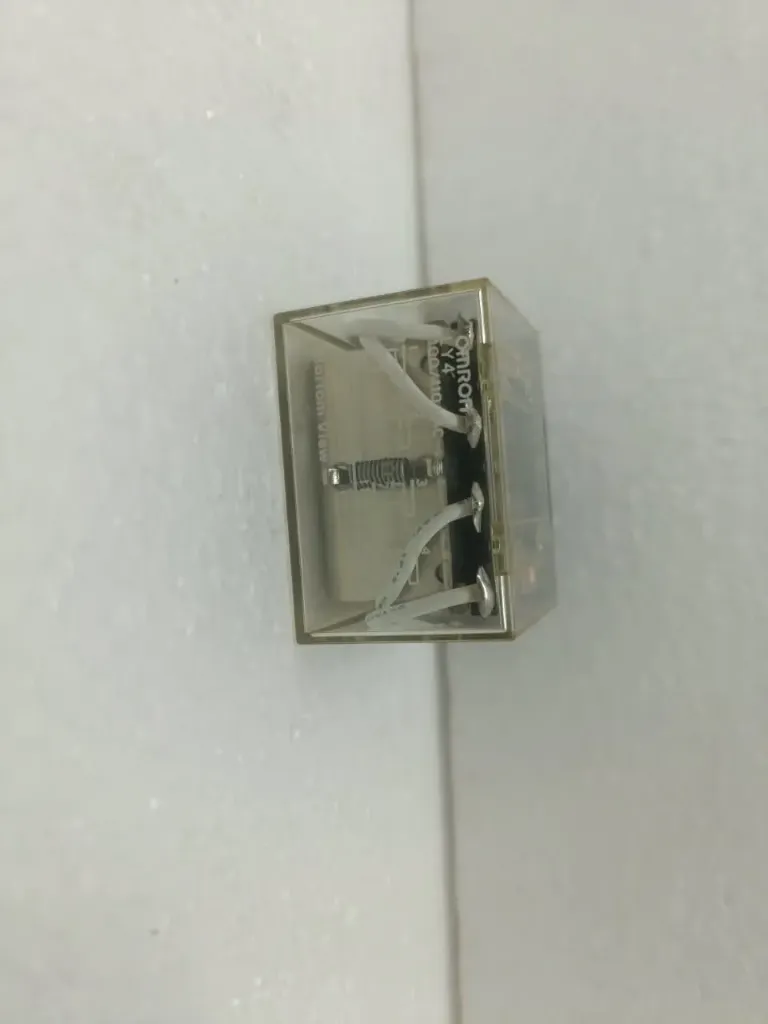 Omron LY4 100/100 VAC Plug in Electromechanical Power Relay Standard